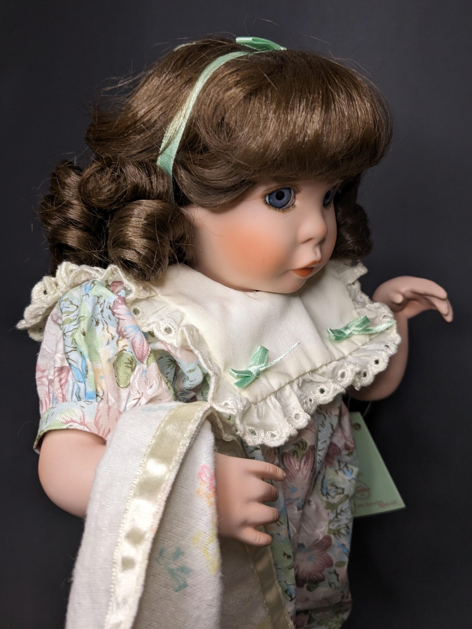 Vintage Ashton-Drake “Me and My Blankie” Porcelain Doll by Jan Goodyear | 15” | COA & Box - Image 7