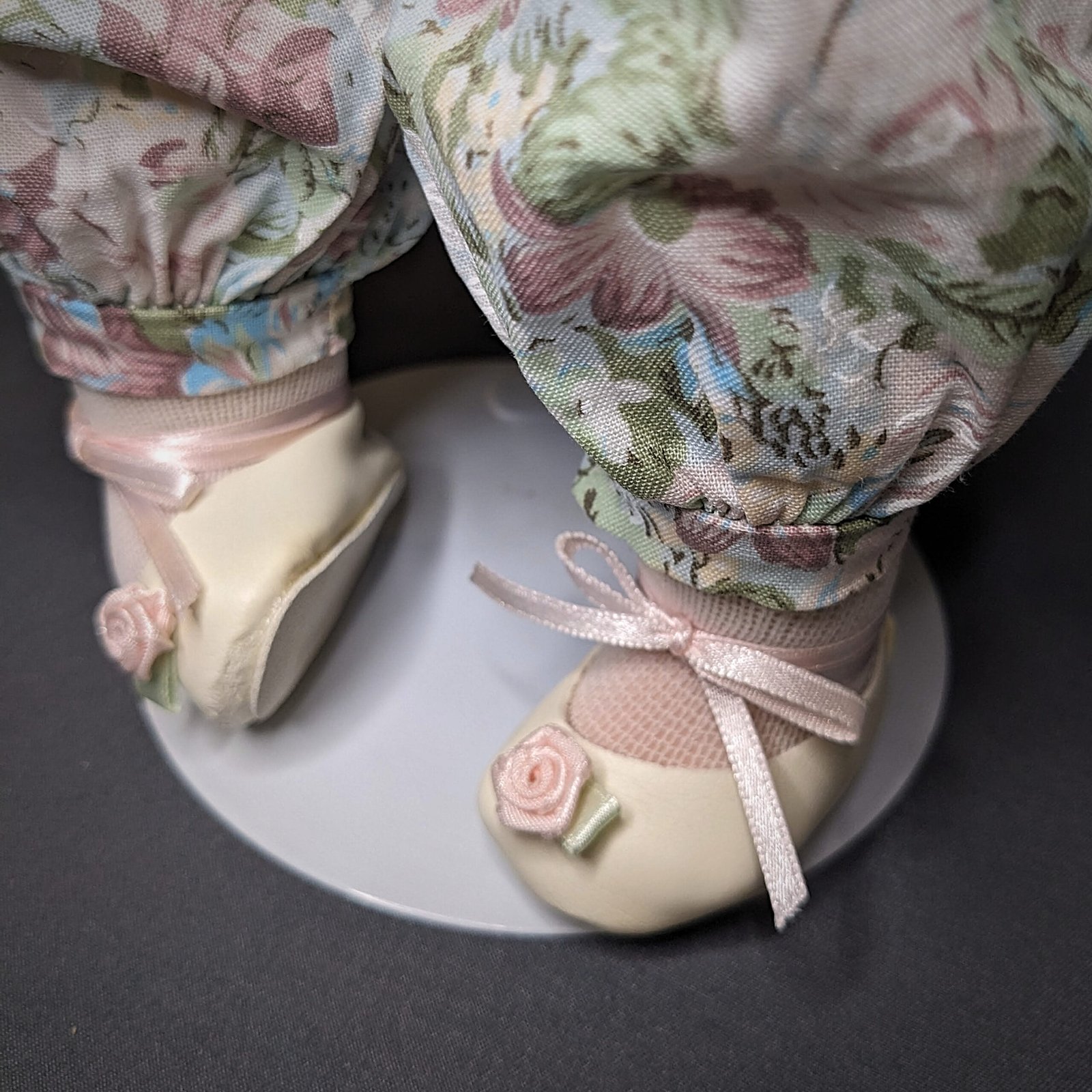 Vintage Ashton-Drake “Me and My Blankie” Porcelain Doll by Jan Goodyear | 15” | COA & Box - Image 8